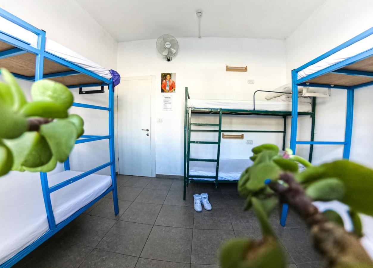 Florentine Backpackers Hostel - Ages 18-55 Tel Aviv Exterior foto